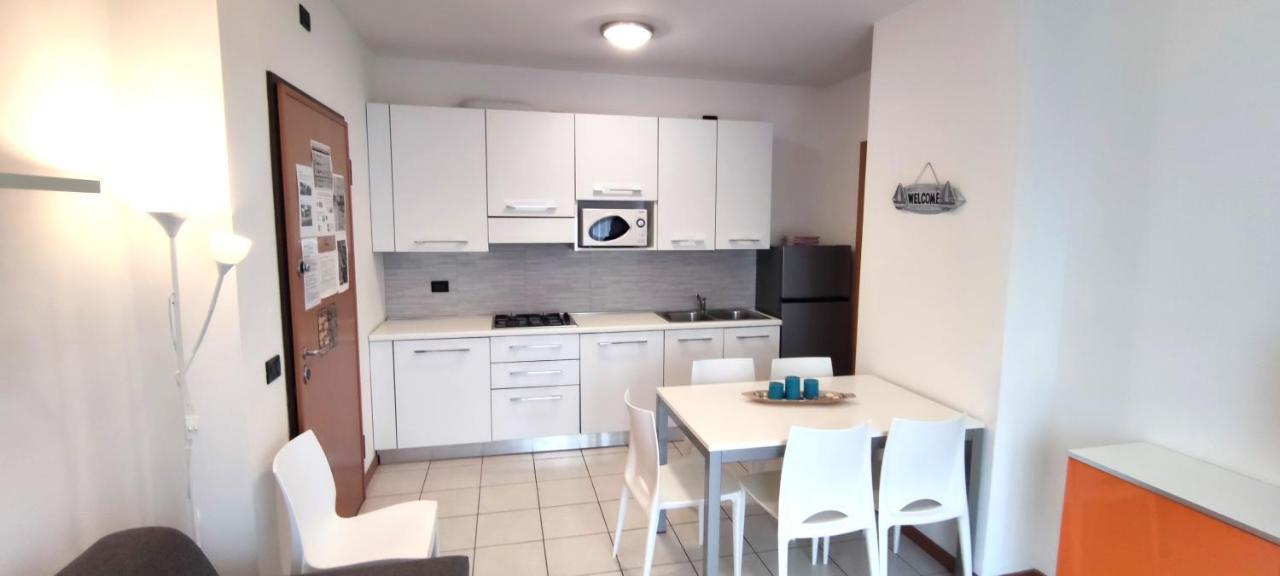 Residence Roberta Con Piscina - Agenzia Cocal Caorle Eksteriør bilde