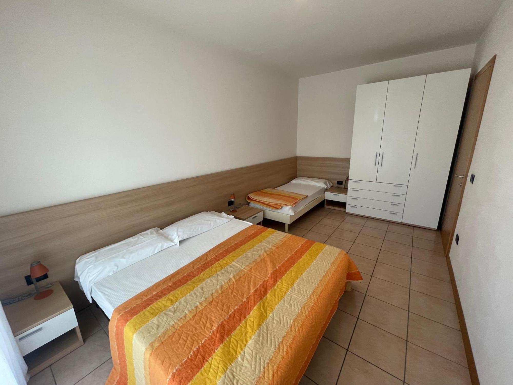 Residence Roberta Con Piscina - Agenzia Cocal Caorle Eksteriør bilde