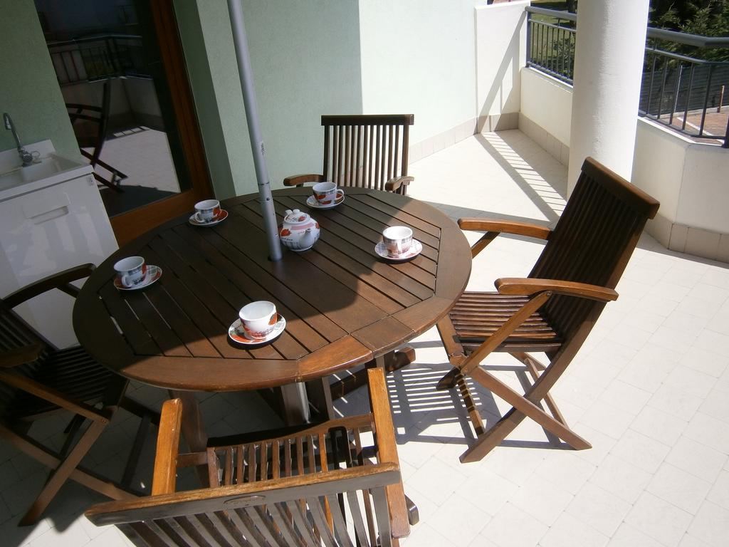 Residence Roberta Con Piscina - Agenzia Cocal Caorle Rom bilde