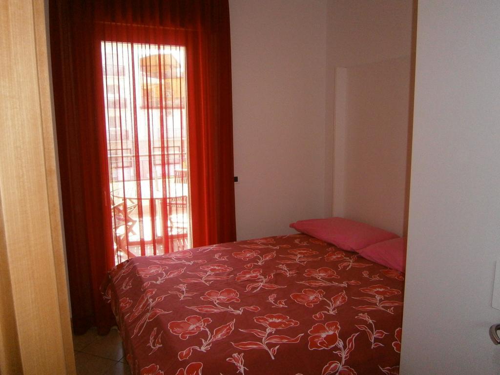 Residence Roberta Con Piscina - Agenzia Cocal Caorle Rom bilde