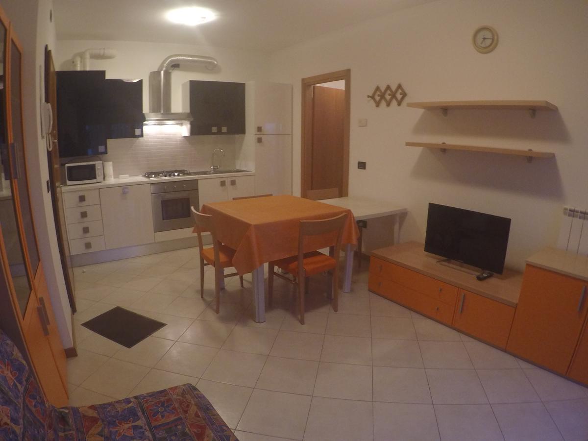 Residence Roberta Con Piscina - Agenzia Cocal Caorle Eksteriør bilde